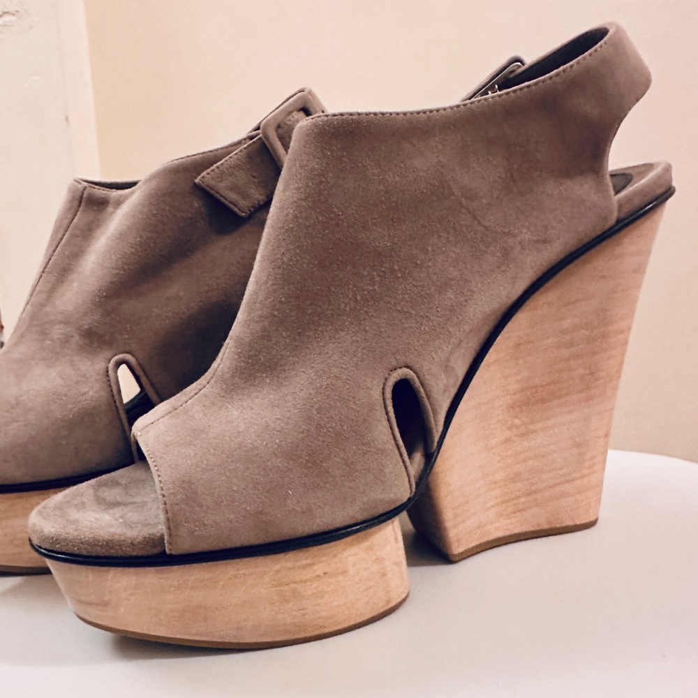 40 Marni Suede & Wood Platform Wedge Sandals